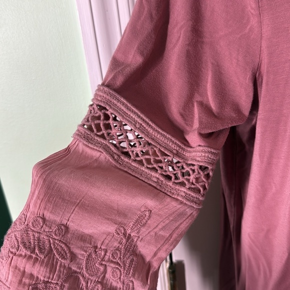Soft Surroundings Dusty Pink/ Mauve Embroidered Bell Sleeve Soft Top Size M - Picture 4 of 10
